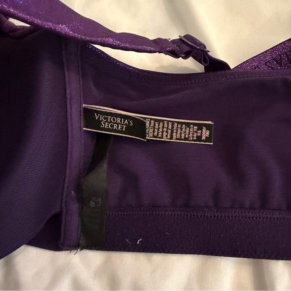 NWOT Victoria’s Secret Metallic Purple Knockout Maximum Impact Sports Bra - Picture 8 of 8